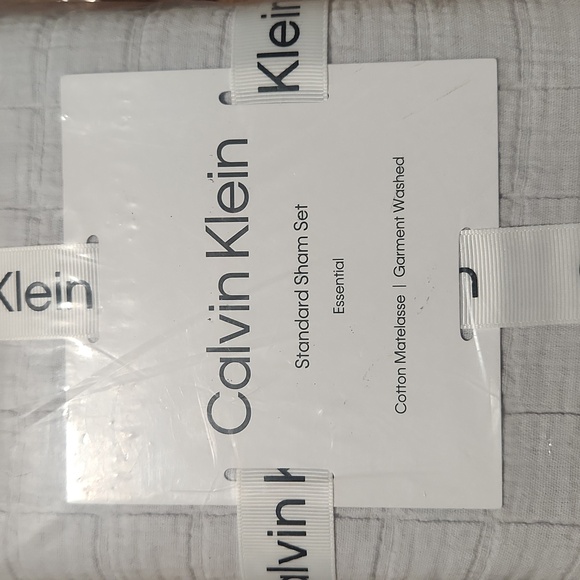 Calvin Klein Essential Garment Washed Standard Shams(2) - Picture 2 of 5